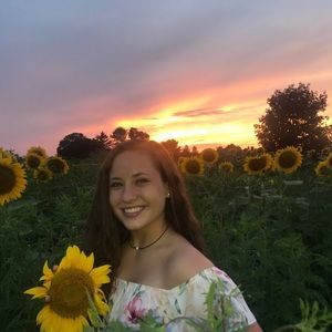 Meet your Posher, Olivia